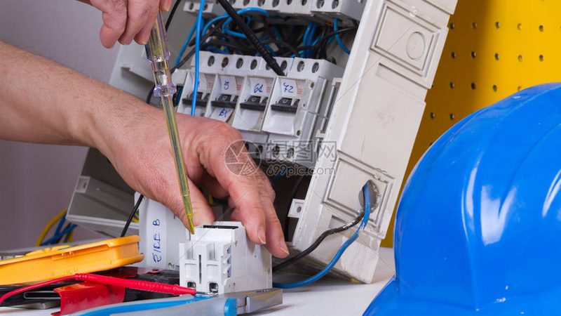 齿轮减速机与蜗轮蜗杆减速机：自锁性能的较量